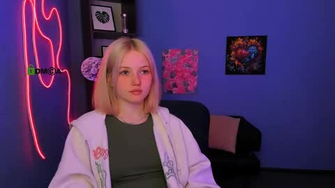 julie online show from May 1, 1:38 pm