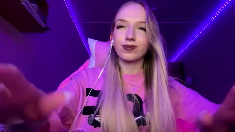 Sofie online show from October 4, 4:38 pm