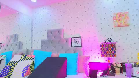 Julieta Reyes   online show from September 24, 11:50 am