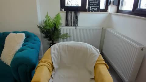 Julya online show from February 2, 8:32 am