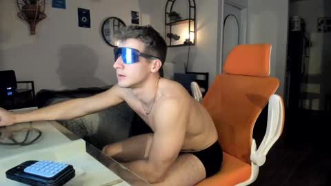 Junior Madison online show from January 15, 4:54 am