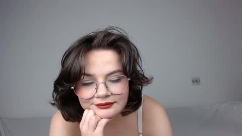 JunneWers online show from February 3, 3:27 pm