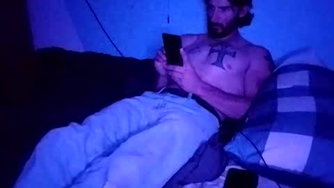 Snapshot of just2day2000 chatting on February 6, 9:43 am just2day2000 online show from February 6, 9:43 am