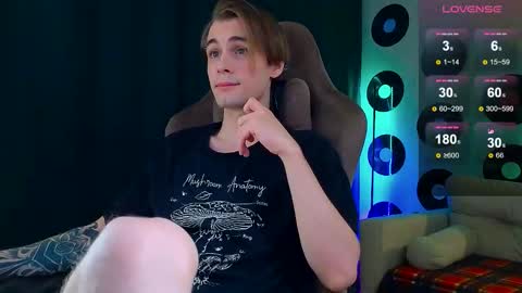 Snapshot of just_sammy chatting on October 11, 6:11 pm Samuel online show from October 11, 6:11 pm