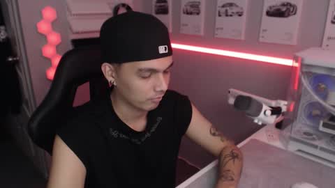 Rhys online show from December 14, 10:05 pm