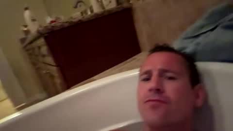 justdo1982 online show from January 3, 5:06 am