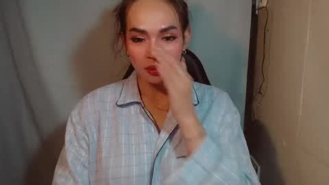 justhewayouare21 online show from July 21, 7:05 pm