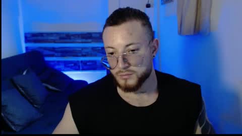 justin_mackenlly online show from March 5, 9:24 pm