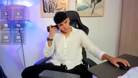 justin_payn14 online show from May 14, 4:38 pm