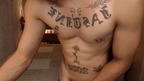 justine_hunk online show from June 12, 6:01 am