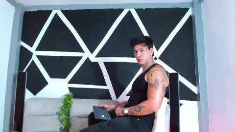 justinfuller_31 online show from November 26, 4:15 pm