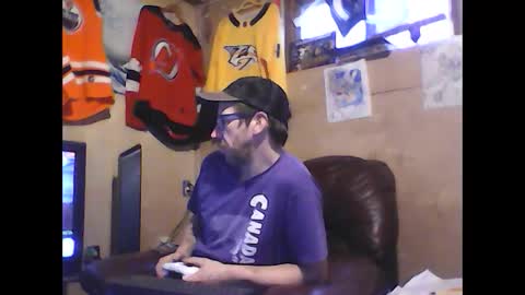 justinjerksit online show from December 10, 7:43 pm