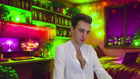 Hologram Guy online show from June 3, 5:43 am
