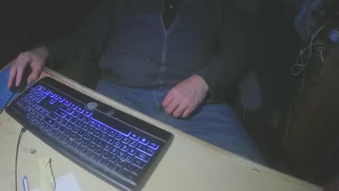 Snapshot of justme39057 chatting on February 7, 8:31 pm Justme39057 online show from February 7, 8:31 pm