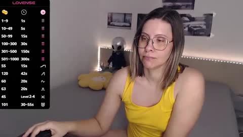 Julie online show from February 3, 4:57 am