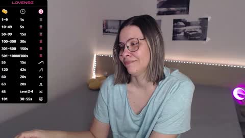 Julie online show from February 9, 5:44 am