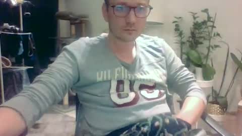 justnotsobig online show from October 4, 7:44 pm