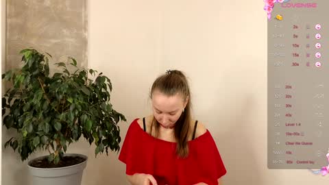 Juja and Kira online show from February 8, 9:25 pm