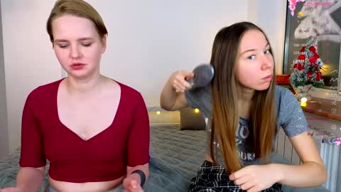 Juja and Kira online show from December 28, 7:22 pm