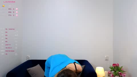 Juja and Kira online show from February 1, 6:08 pm