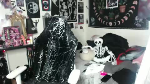 Aki Kim online show from January 10, 3:28 pm