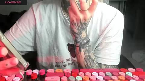 Alice online show from April 25, 4:48 pm