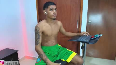 k_florez online show from February 22, 7:27 pm