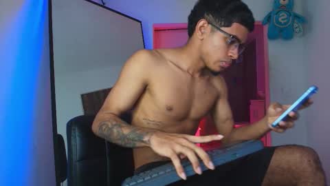 k_florez online show from November 12, 7:11 am