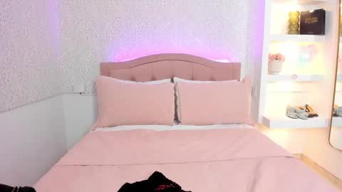 Kali Bloom  online show from February 19, 11:26 pm