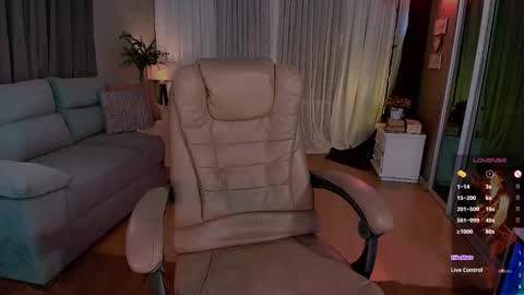 Snapshot of kamiiicat_ chatting on September 13, 7:49 pm Kami online show from September 13, 7:49 pm