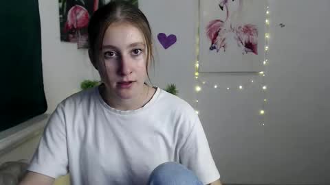 kamilla_love_ online show from October 9, 1:05 pm