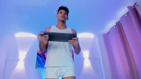 Kami online show from December 22, 6:36 pm