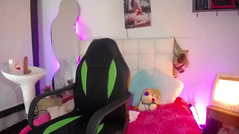 Snapshot of kaoz_33 chatting on January 23, 8:45 pm kaoz_33 online show from January 23, 8:45 pm