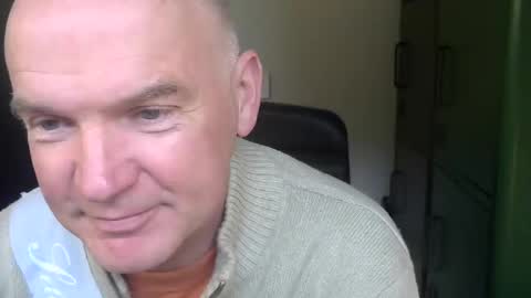 Robbie online show from February 4, 3:57 pm