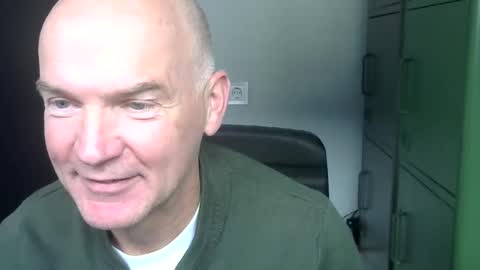 Robbie online show from October 18, 9:24 am