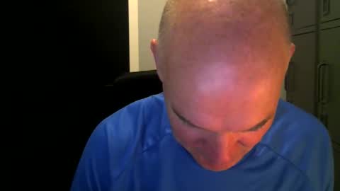 Robbie online show from December 2, 6:45 am