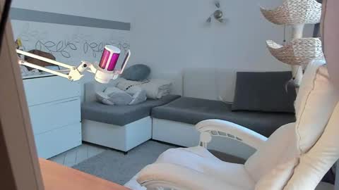 karen0092 online show from April 9, 10:43 am