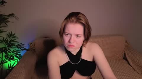 karen_mist online show from May 24, 3:25 am