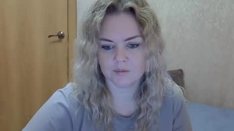 karennelsonx online show from December 1, 2:48 pm