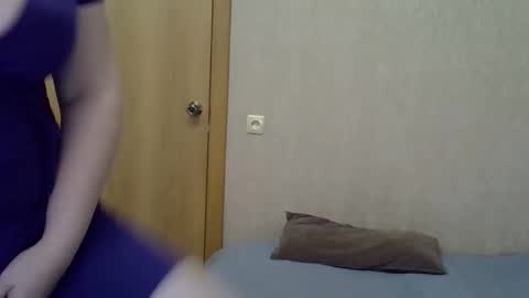 karennelsonx online show from March 7, 11:10 am