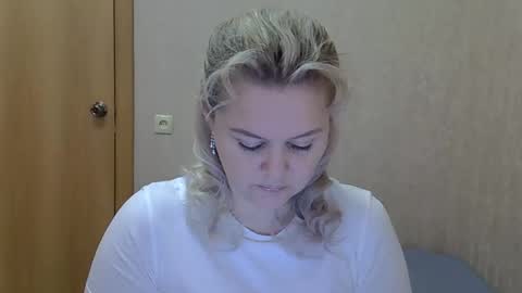 karennelsonx online show from February 2, 10:22 am