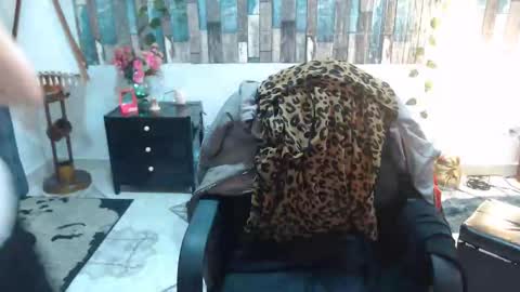 karima_sarabe online show from October 6, 9:10 pm