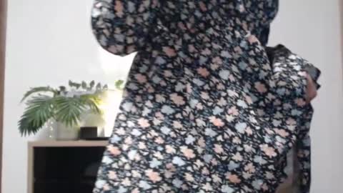 You can call me K  online show from March 9, 6:40 am