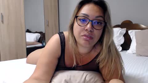 Karin online show from May 26, 2:12 pm