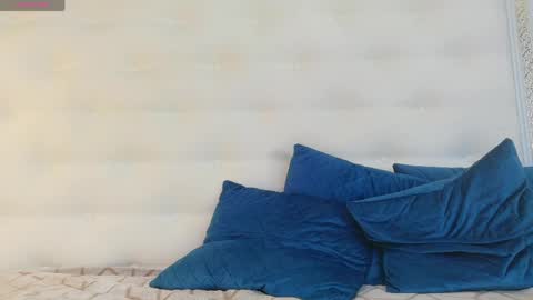 KARISSIA online show from April 6, 4:46 am