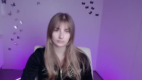 Snapshot of karla_flower chatting on October 4, 11:19 am Karla online show from October 4, 11:19 am