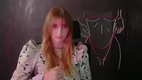 Snapshot of karla_flower chatting on September 24, 11:06 am Karla online show from September 24, 11:06 am