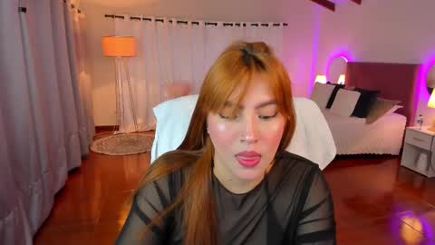 Snapshot of karla_hill_28 chatting on September 14, 4:26 am Karlita online show from September 14, 4:26 am