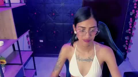 karlaslutskinny__ online show from July 11, 10:46 pm
