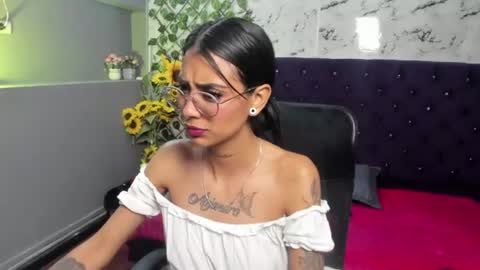 karlaslutskinny__ online show from July 8, 9:51 pm